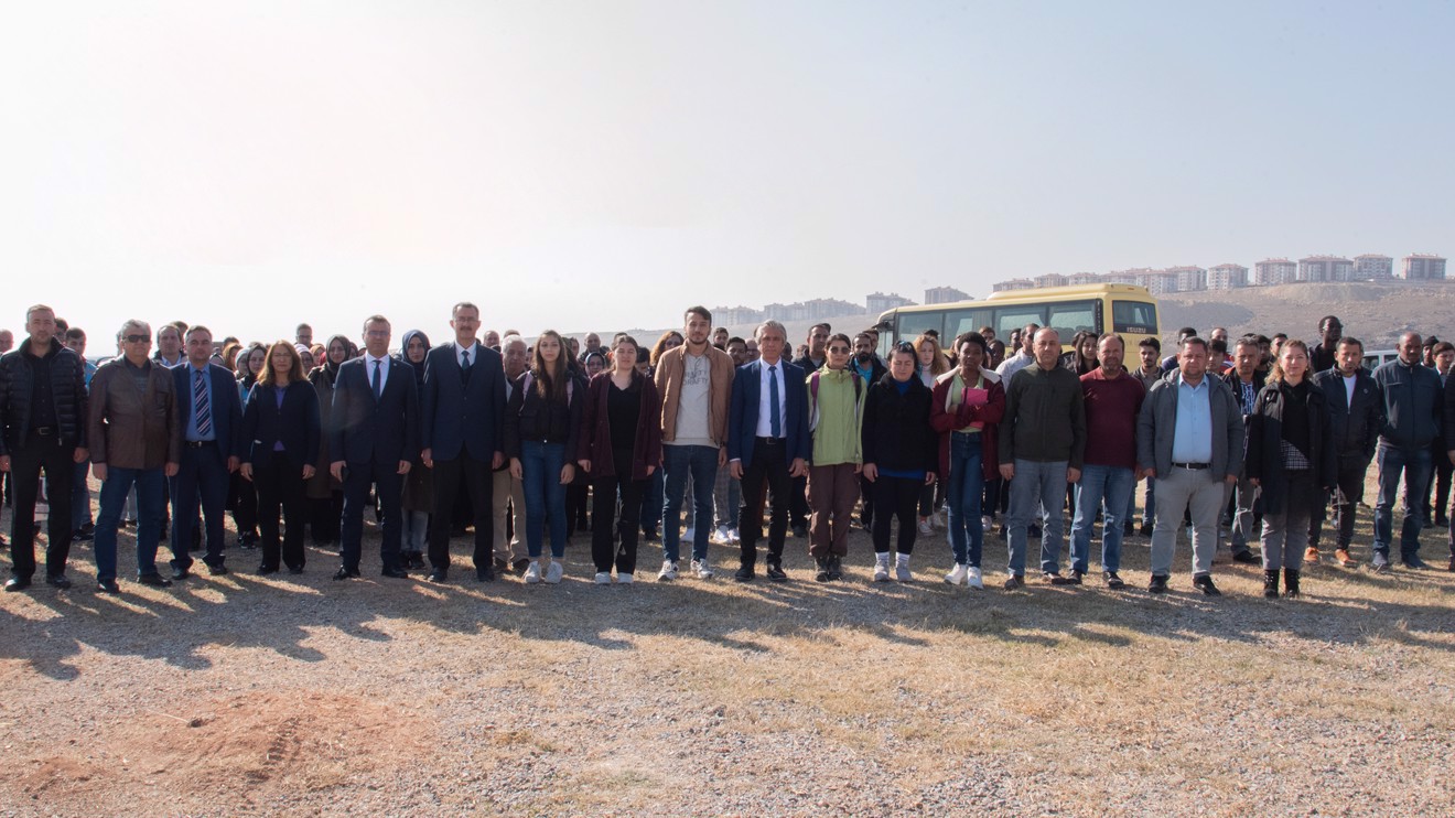 Milli Ağaçlandırma Günü kapsamında 500 fidan toprakla buluşturuldu